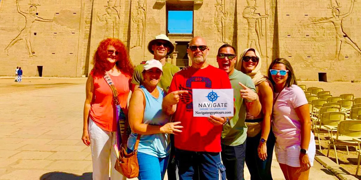 nav 06cf3a76648dd1c4 Travelers at edfu temple