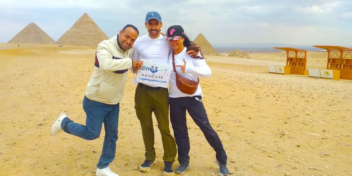 nav 65a97750f5fd6dc1 Travelers at giza pyramids