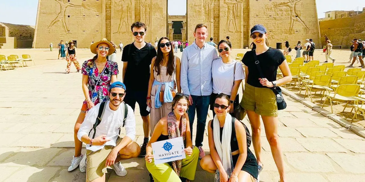 nav b3f9b3c864849e73 Travelers at edfu temple