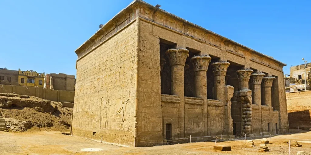 Explore Esna Temple history, Zodiac Ceiling, & Khnum Shrine Esna temple
