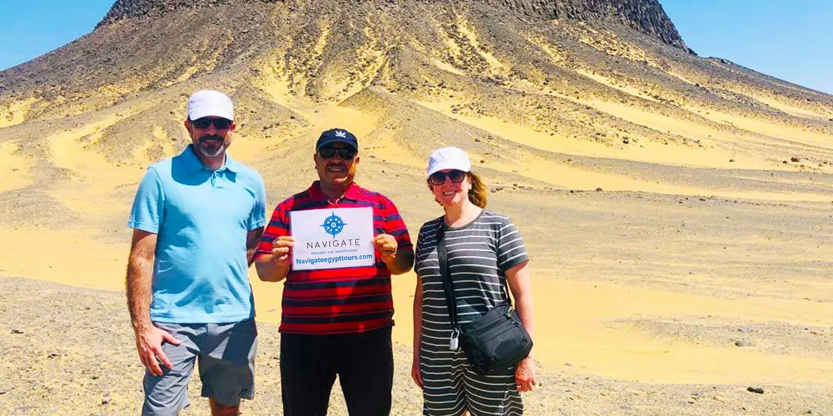 nav f2e1d9ca37fc1d0f Travelers at the desert